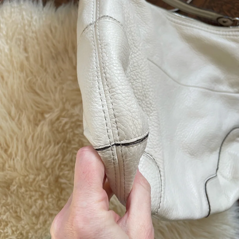 Vtg Coach Poppy Avery hobo/crossbody bag white pebbled leather